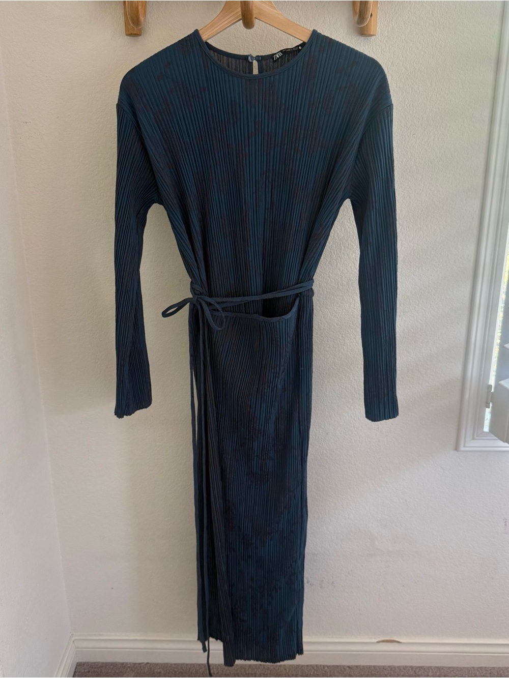 Zara Blue Long Sleeve Wrap Jacquard pleated midi Dress Size S - Picture 3 of 9